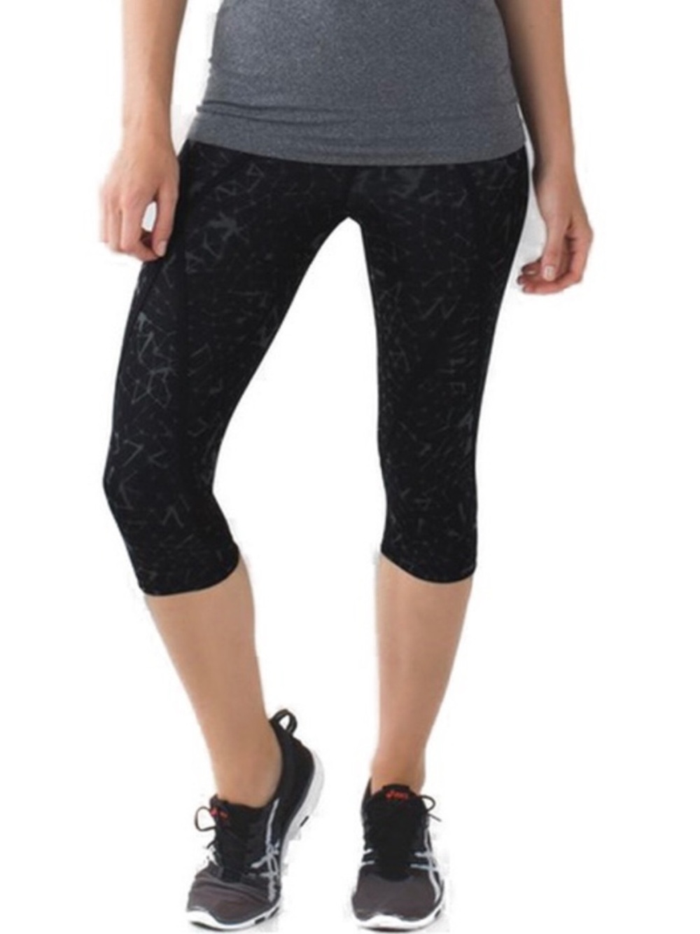 NEW LULULEMON BLACK PRINTED CROP LEGGINGS